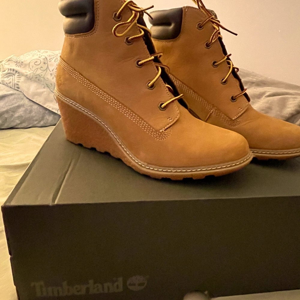 TIMBERLAND BOOTS